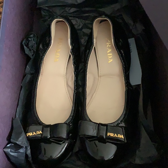 Authentic Prada logo flats - Picture 2 of 13